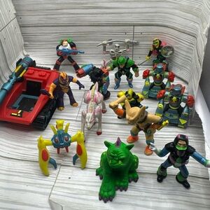 ZBOTS Z-Bots Galoob 1990s Robot Action Figures Micro Machines Lot of 15 vintage